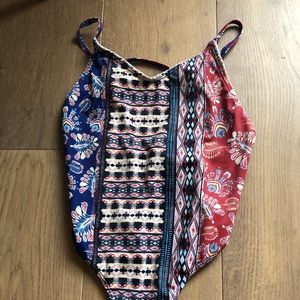 Girls Bathing Suit with open back. Never worn.❤️💙